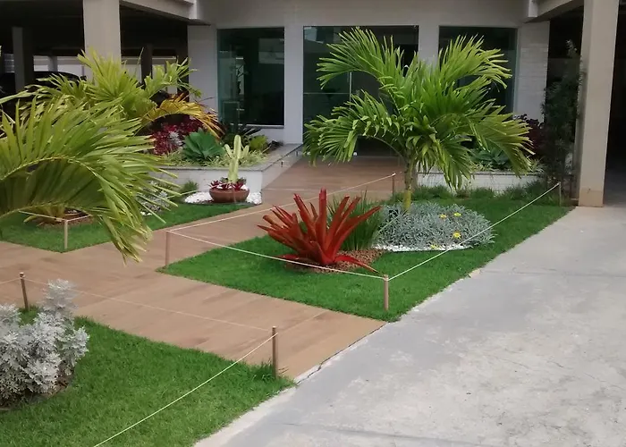 Praia do Forte, na esquina da quadra da praia